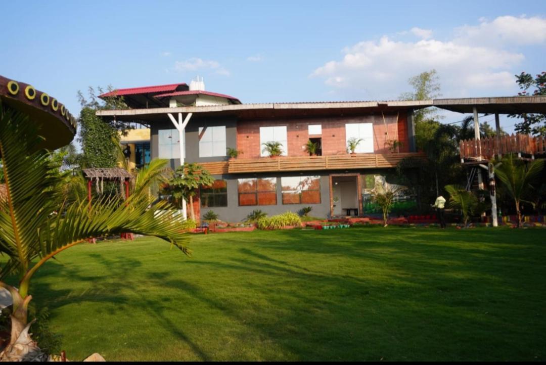Leopard Farmhouse Mhow Exterior photo