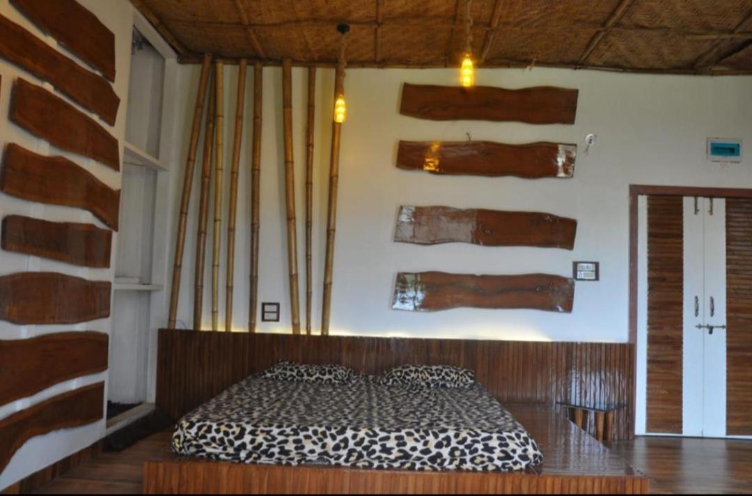 Leopard Farmhouse Mhow Exterior photo